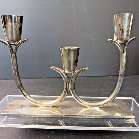 Candelabra Silver Plated Natural Patina Candlestick Holder Wm.A ROGERS Canada - Picture 2 of 12